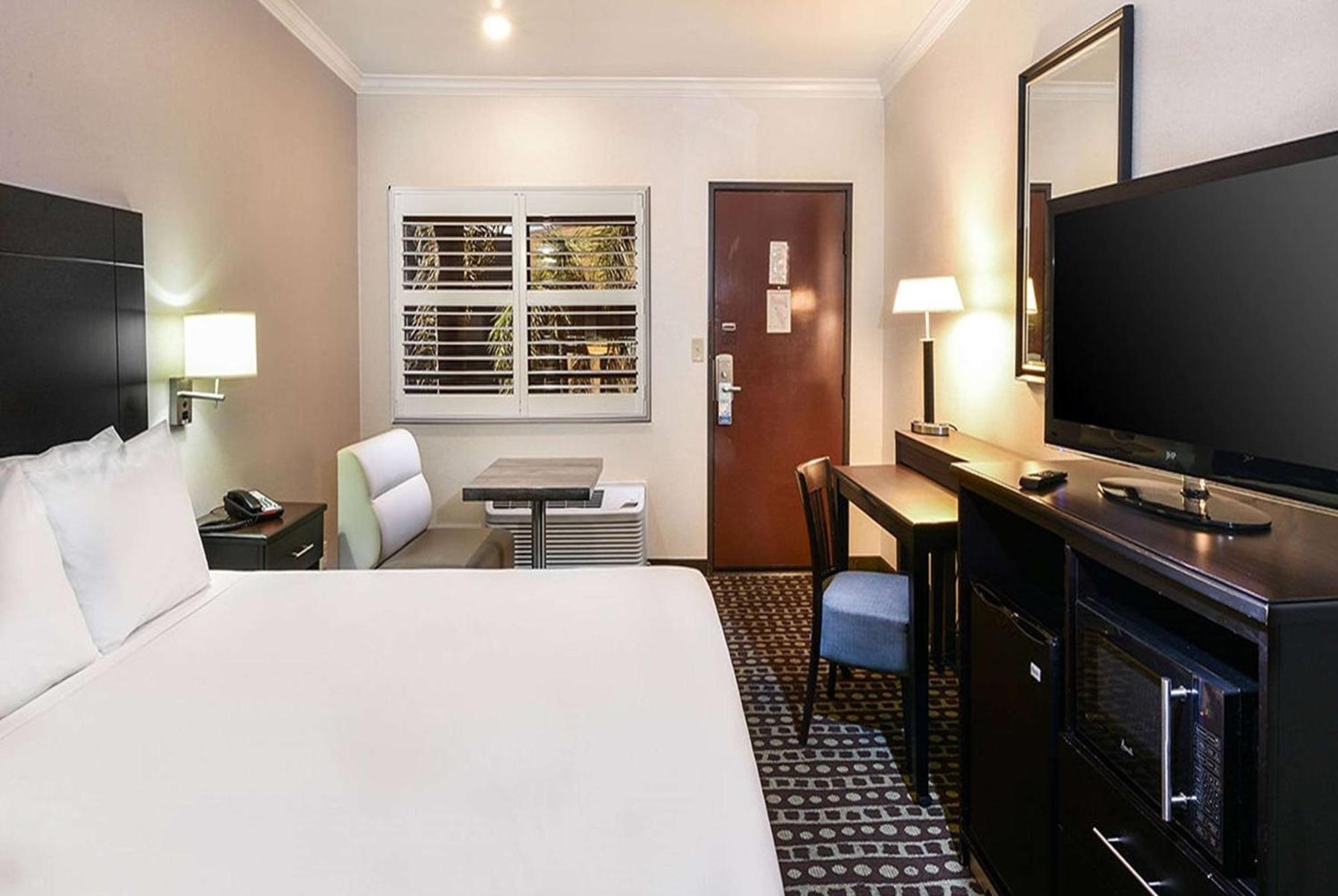 ทราเวลลอดจ์ บาย วินด์แฮม คอมเมิร์ซ ลอสแองเจลิส แอเรีย Hotel ภายนอก รูปภาพ