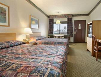 ทราเวลลอดจ์ บาย วินด์แฮม คอมเมิร์ซ ลอสแองเจลิส แอเรีย Hotel ภายนอก รูปภาพ