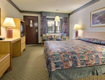 ทราเวลลอดจ์ บาย วินด์แฮม คอมเมิร์ซ ลอสแองเจลิส แอเรีย Hotel ภายนอก รูปภาพ